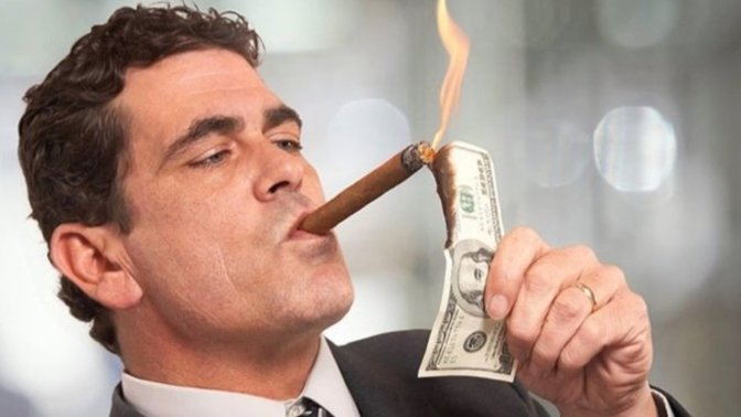 Sevgilinizin paranızın peşinde olduğunu fark etseniz ne yaparsınız?