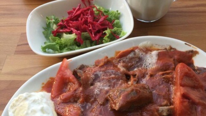 İskender kebabının yanında ayran içilir mi, içilmez mi?