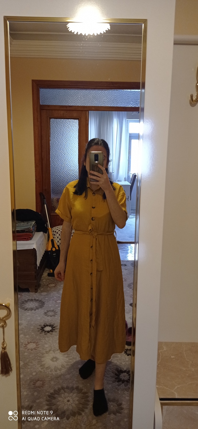 Kızlar, bu üstümdeki elbise güzel mi?