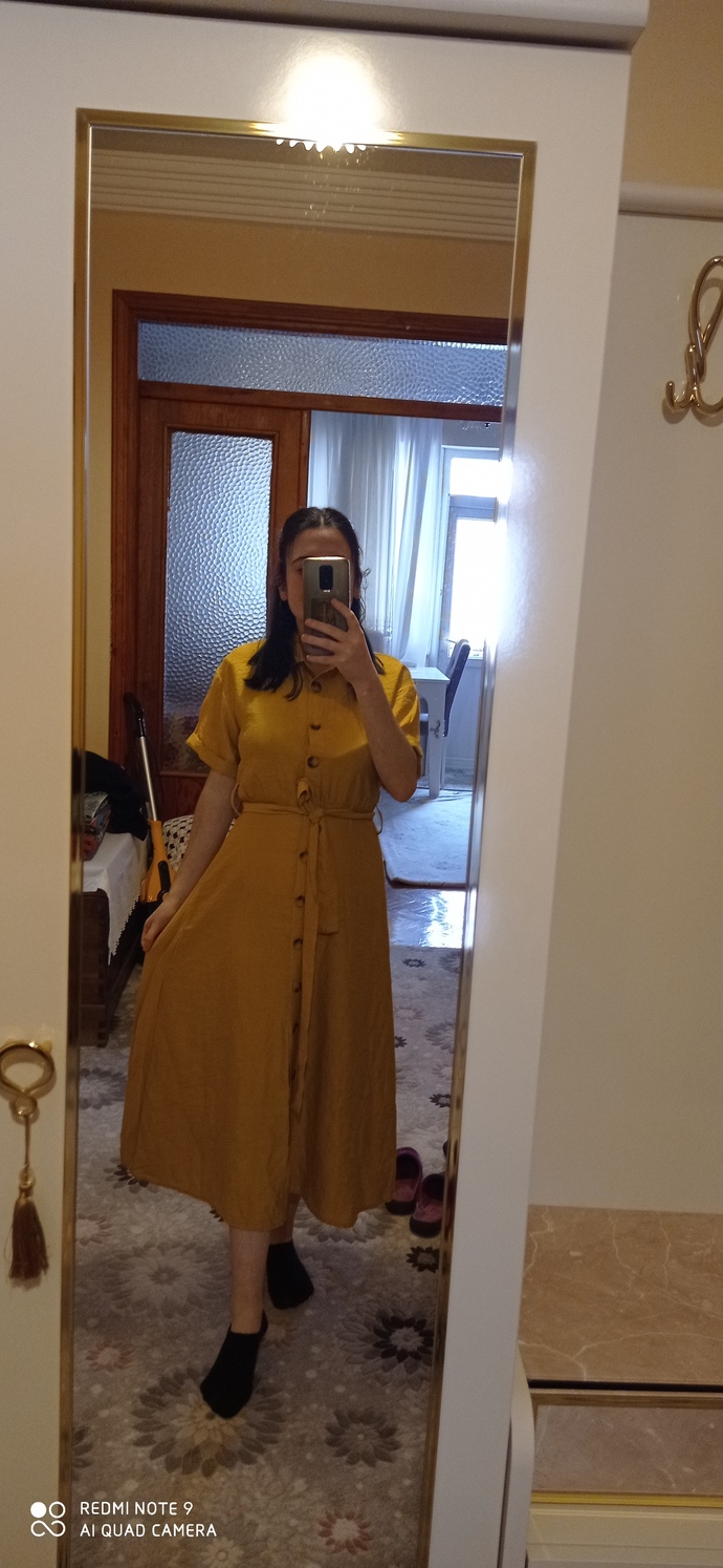 Kızlar, bu üstümdeki elbise güzel mi?