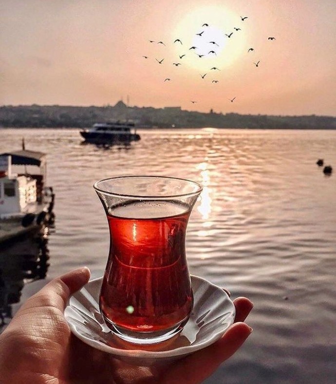 Sizinle çay mı içilir, kahve mi?