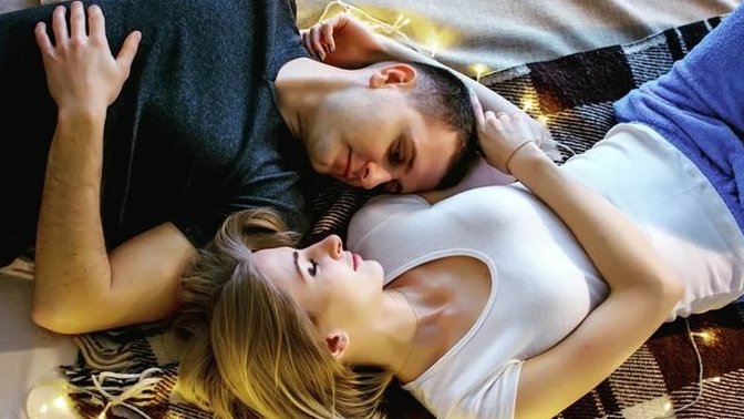 Sevgili ile aynı evde yaşanır mı?