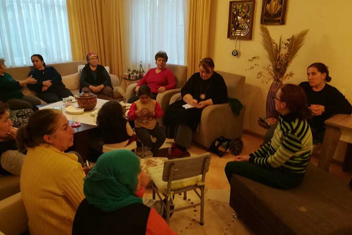 Komşunuz evinize misafirliğe gelir mi?