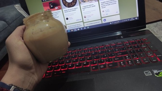 Damağında iz bırakan lezzet; fıstık ezmesi mi, fındık ezmesi mi?