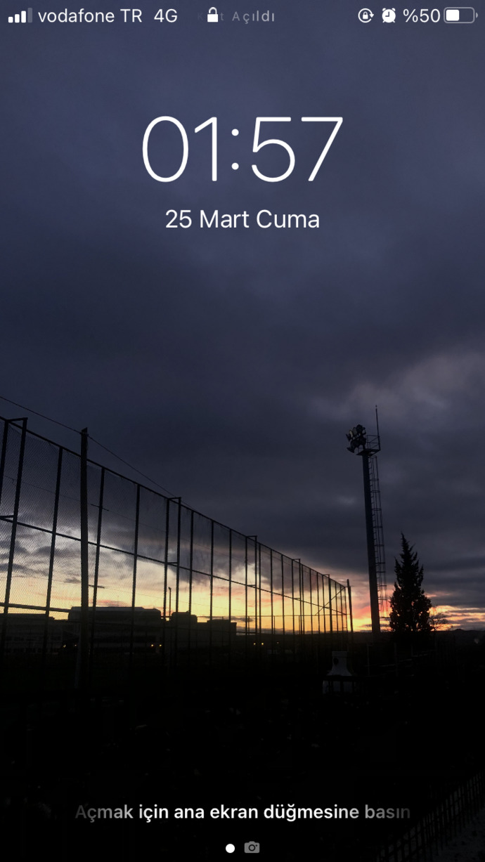 Telefon duvar kağıdınızda ne var arkadaşlar?