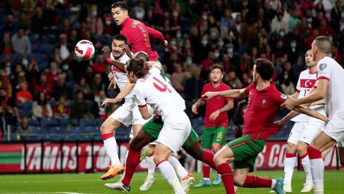 Burak Yılmaz, Milli Takımı bıraktığını açıkladı! Bu kararını doğru buluyor musunuz?