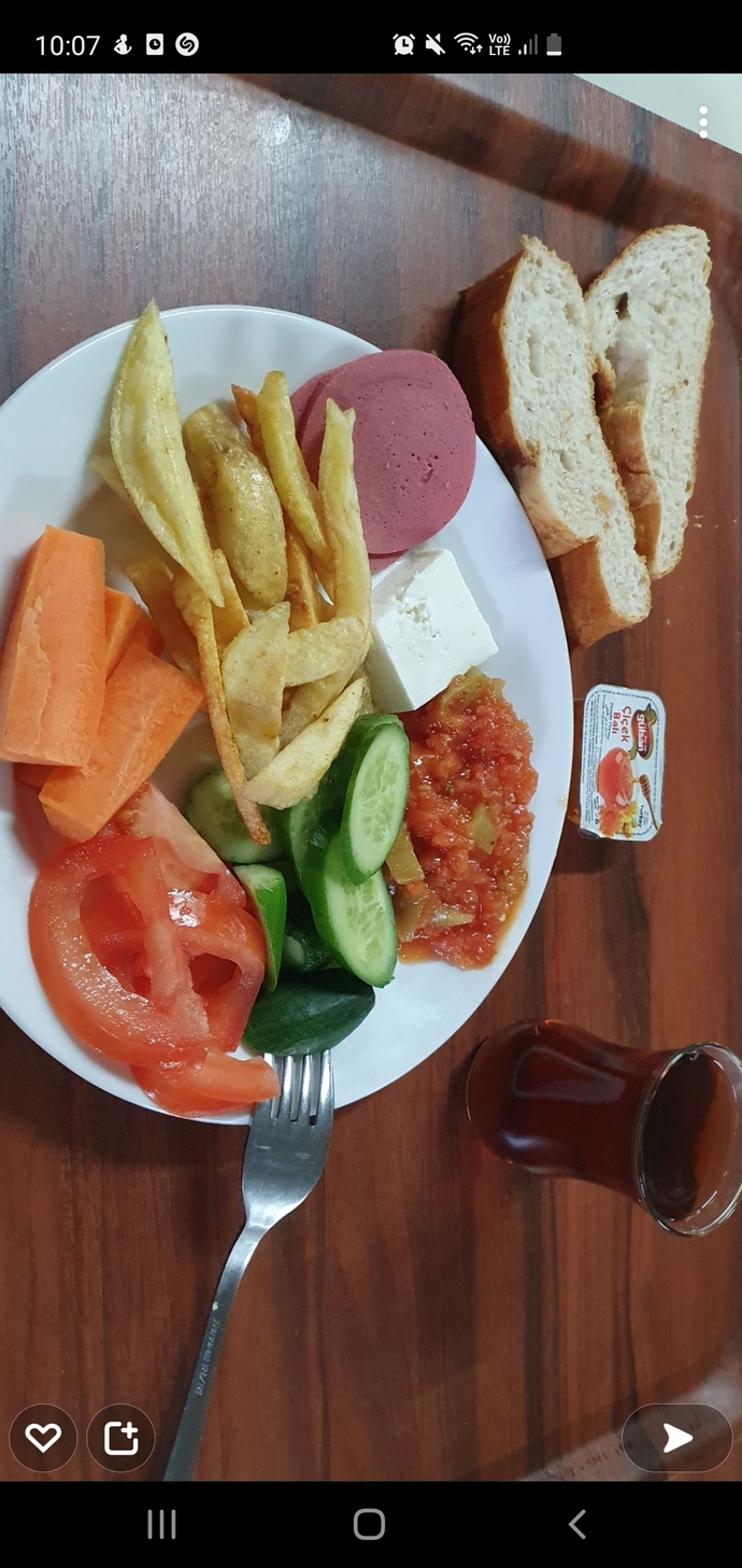 Bu kahvaltı çok mu sizce? Arkadaşlarım çok diyor?