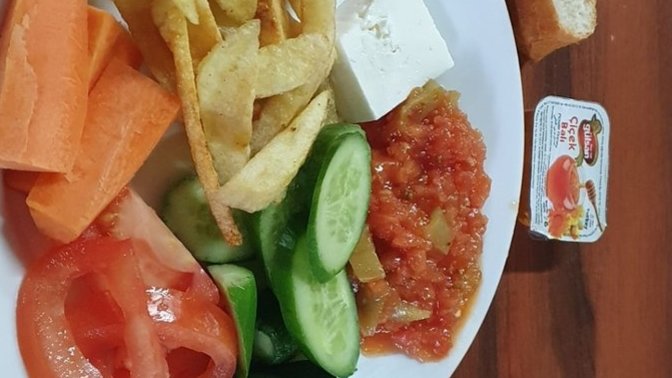 Bu kahvaltı çok mu sizce? Arkadaşlarım çok diyor?