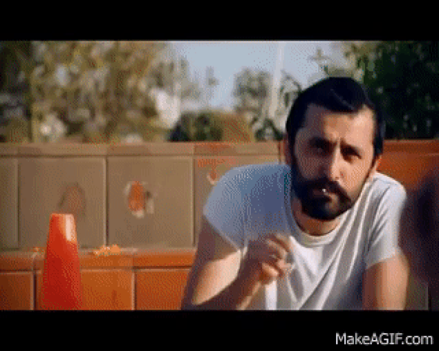 İki arkadaşının çok ciddi tartışma içerisine girdiğine şahit oluyorsun, bu durumda ne yaparsın?