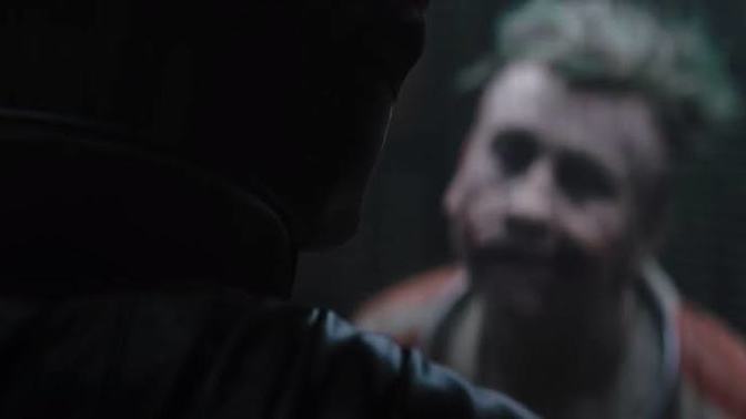 The Batman filminden kesilen Joker sahnesi yayınlandı. Ne düşünüyorsunuz?