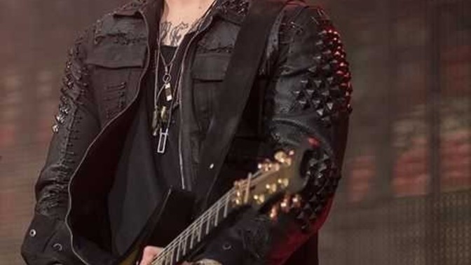 Her gitar çalan neden şarkı söylüyor?