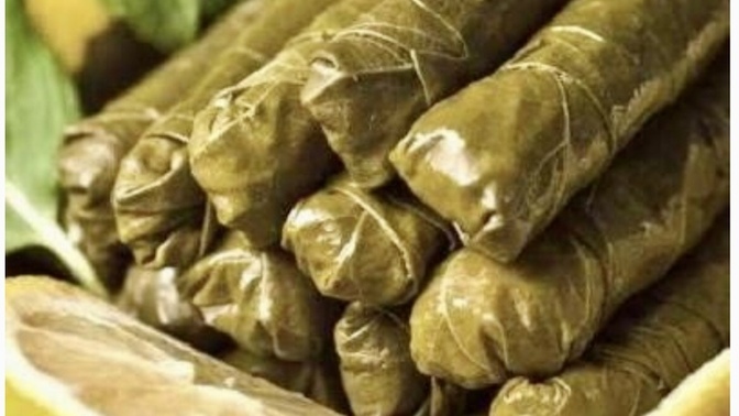 Yaprak sarması mı, kuru dolma mı?