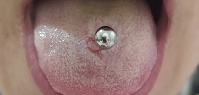 DDil piercingi olanlar yardım edebilir mi?