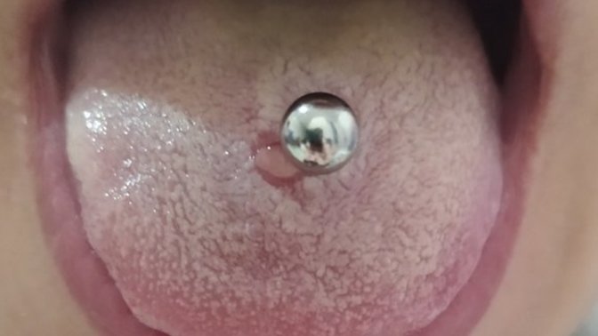 DDil piercingi olanlar yardım edebilir mi?