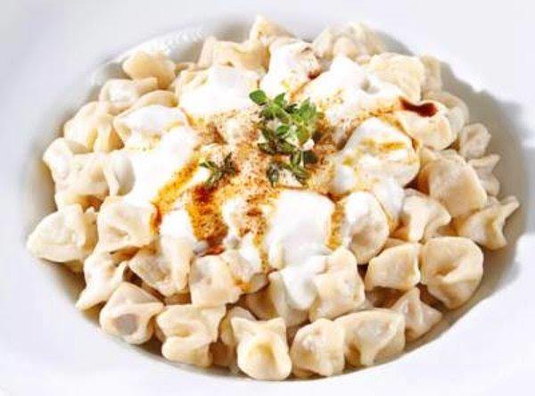 En sevdiginiz yemek olan manti sarimsakli mi yenir sarimsaksiz mi?