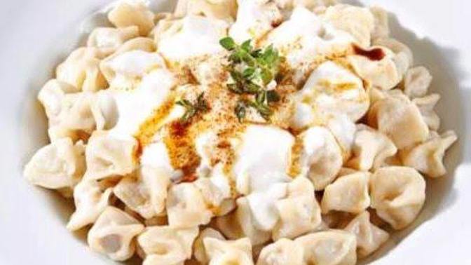 En sevdiginiz yemek olan manti sarimsakli mi yenir sarimsaksiz mi?