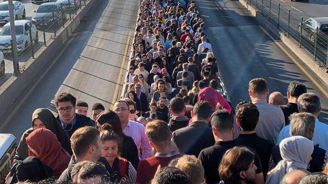 Türkiye'de sevmediğiniz 3 şey nedir?