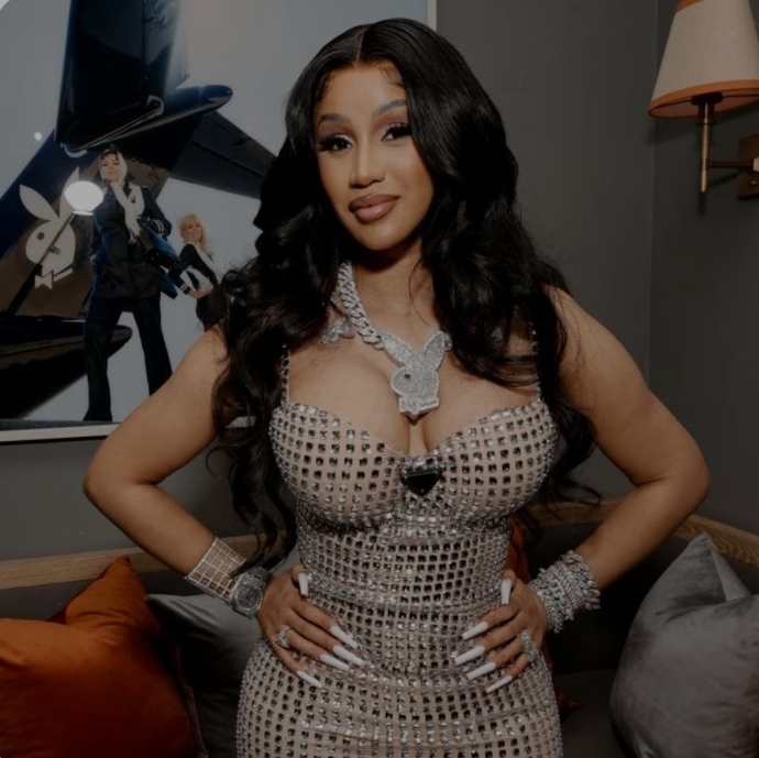 Nicki Minaj mi yoksa Cardi B mi?
