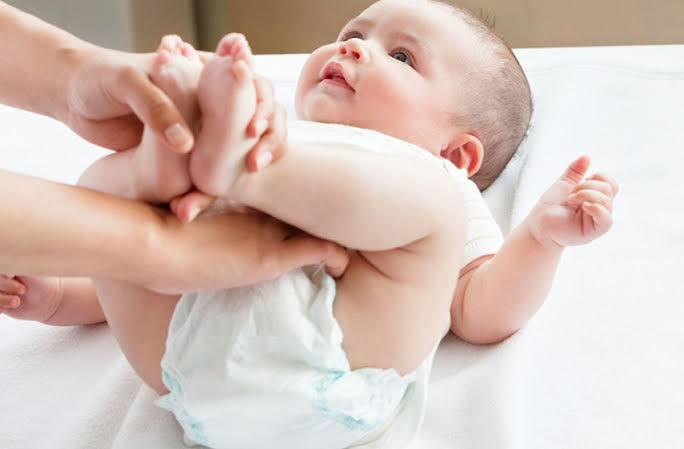 Bebeklere tuvalet eğitimi ne zaman verilmeli ve nasıl bir yol izlenmeli 👣🤱🍼👩‍👦‍👦?