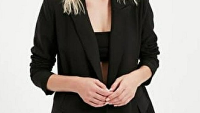 Blazer ceketlerden hangisi daha iyi görünüyor?