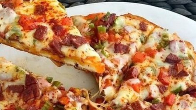 Sizin için pizza yemek sabah kahvaltısı yerine geçer mi?