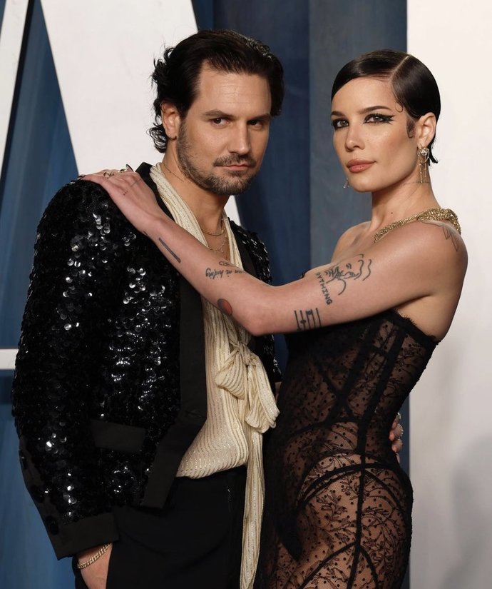 Milli yengemiz Halsey ve sevgilisi Alev Aydın ateş etmiyorlar mı sizce de💥?