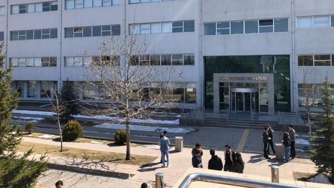 Atılım Üniversitesi'nin kampüsüne bahar geldi! Sizin kampüslerde havalar nasıl?