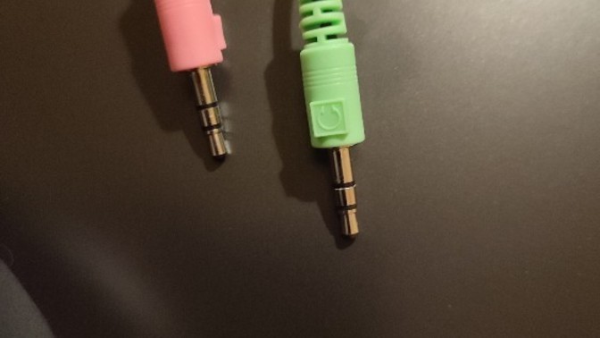 Laptop için klavye aldım, yanında kulaklık da vardı ama kullanamıyorum. Yardım eder misiniz?