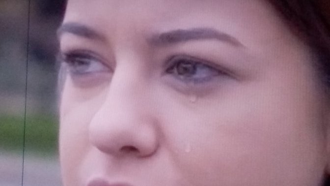 Şu an dinlediğiniz ya da  sevdiğiniz şarkının adını lütfen paylaşır mısınız?