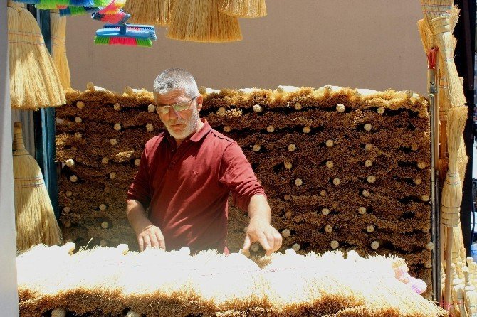 El süpürgesi , el gırgırı kullanan var mı?