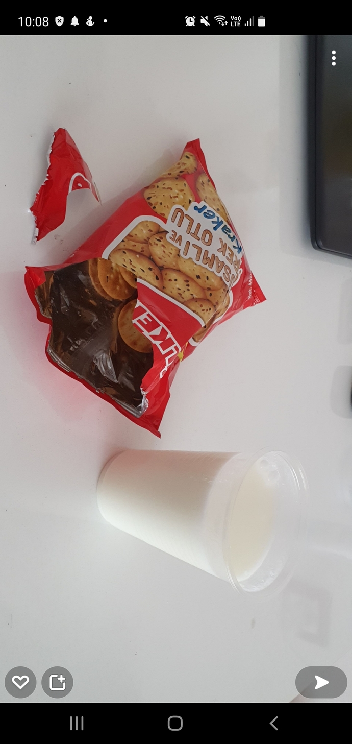 Kahvaltıda böyle saçma şeyler yer misiniz siz de?
