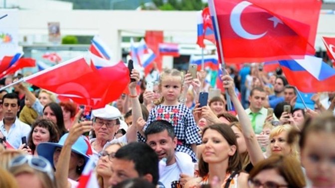 Rus ve Ukraynalılar akın ediyor! Antalya ve İstanbul'da satılık, kiralık ev fiyatları nereye gidiyor?