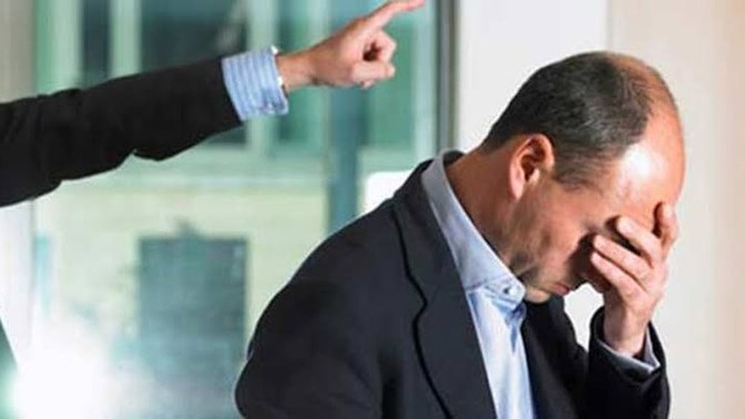 İnsanları kalabalıklar içinde azarlayarak aşağılayan insanlara karşı tavrınız ne olur?