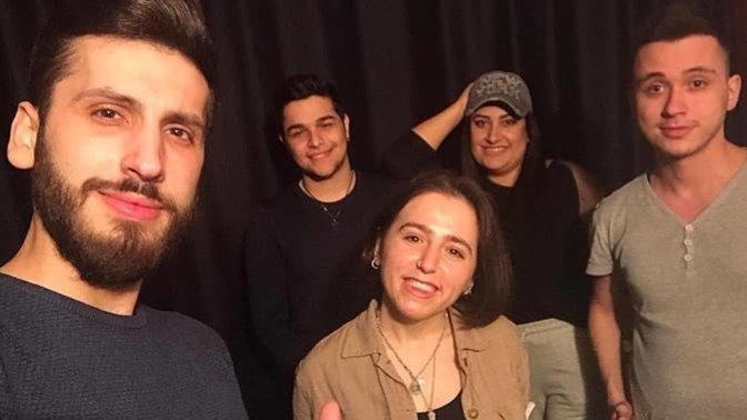 Ben tiyatro oyuncusuyum, siz de tiyatro sever misiniz?