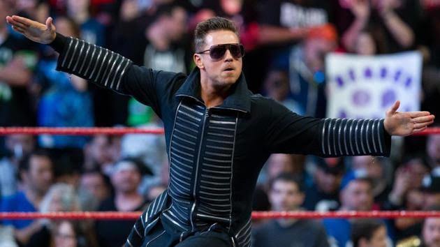 Wrestlemania maçını izleyecek var mı?