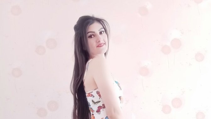 Elbisemi aldım sizce nasıl duruyor?