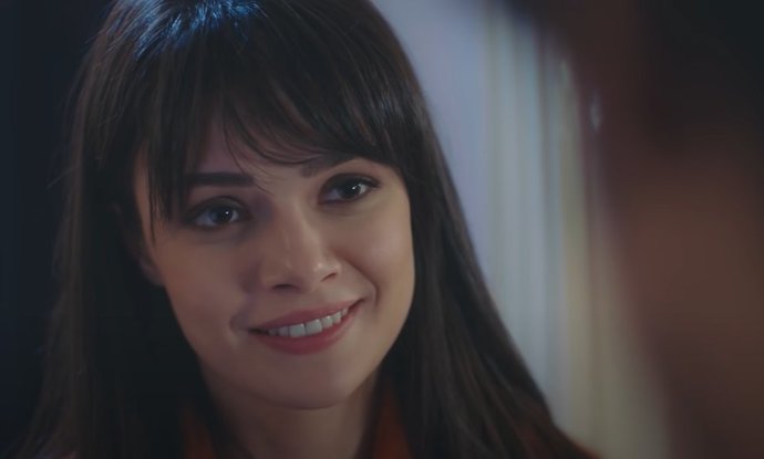 Tatlı bulunan kızlar genelde güzel olarak kabul edilmiyor mu? Yanş gözüne hitap ediyor ve tatlı diyorsun otomatikman güzel de mi?