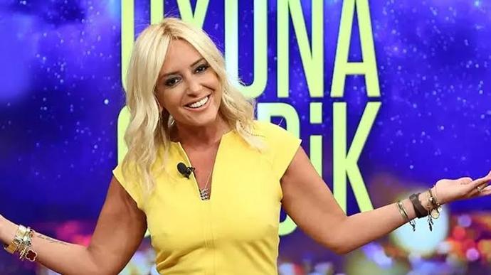 Saba Tümer:İlk aşkım 30 yıl sonra aradı dedi. İlk aşkınız arasa telefonu açar mısınız 😂?