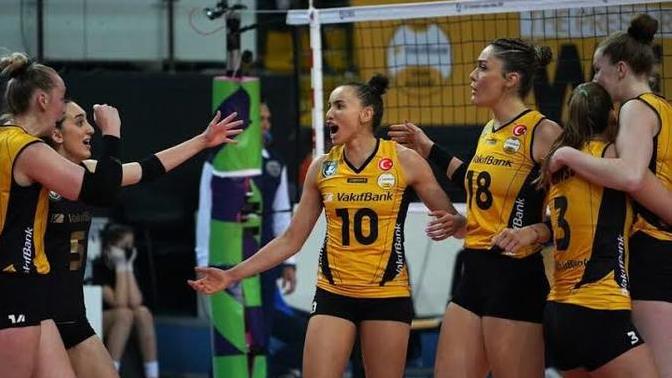 CEV Şampiyonlar Ligi Yarı Final ilk maçında Vakıfbank, Fenerbahçe Opet'i 3-1 mağlup etti! Sizce hangi temsilcimiz finale çıkar?