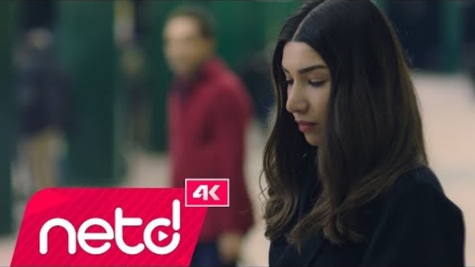 Hadi, bana aşk dolu bir şarkı paylaşır mısın?