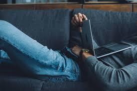Sexting sizin için ne ifade ediyor? Sevgilinin yokluğunda kendini avutmak mıdır sexting?
