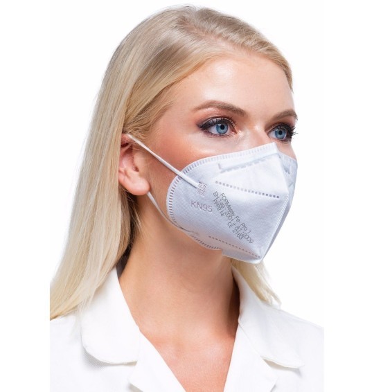 Maske takmaya devam ediyor musun?