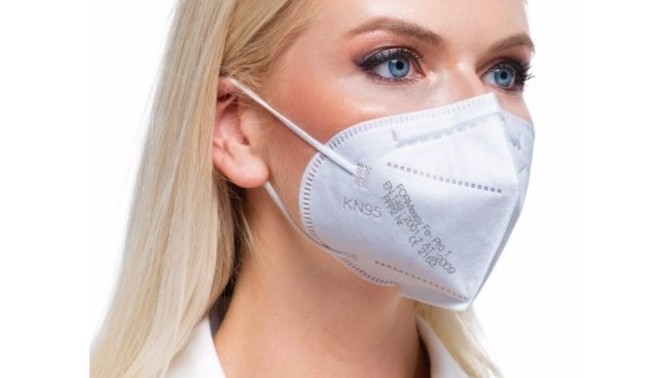 Maske takmaya devam ediyor musun?