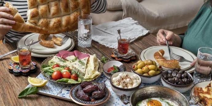 Hanımlar Beyler Sahura Ne Pişiriyoruz?