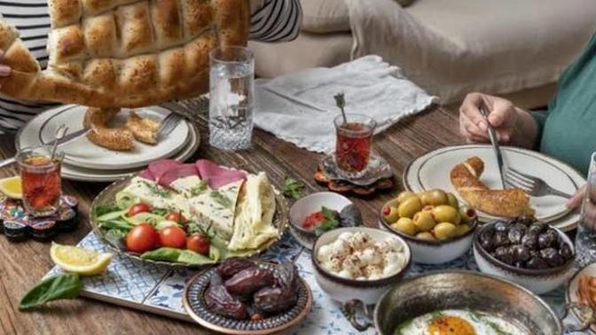 Hanımlar Beyler Sahura Ne Pişiriyoruz?
