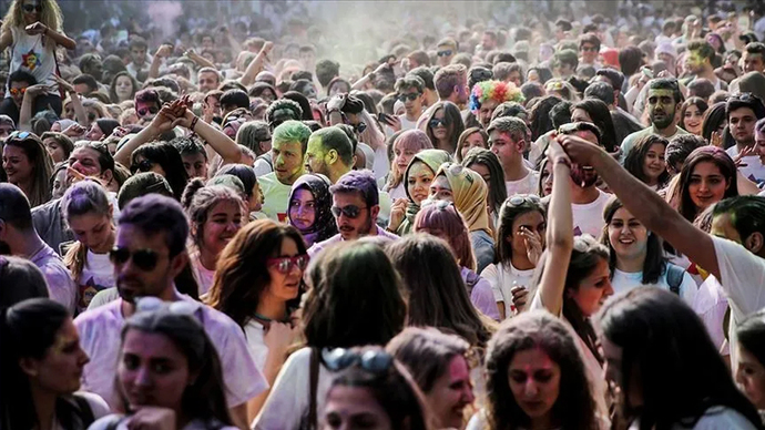 Yeni nesil neden siyasi bir partiye üye olur?