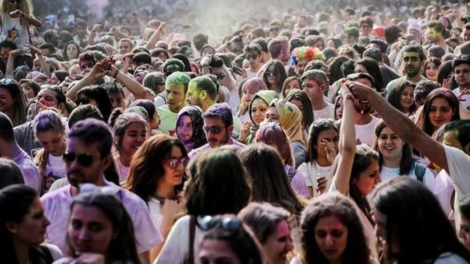 Yeni nesil neden siyasi bir partiye üye olur?