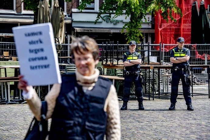Aşırı sağcı Pegida, Hollandada cami önlerinde iftarda domuzlu mangal partisi verecek. Ne düşünüyorsunuz?