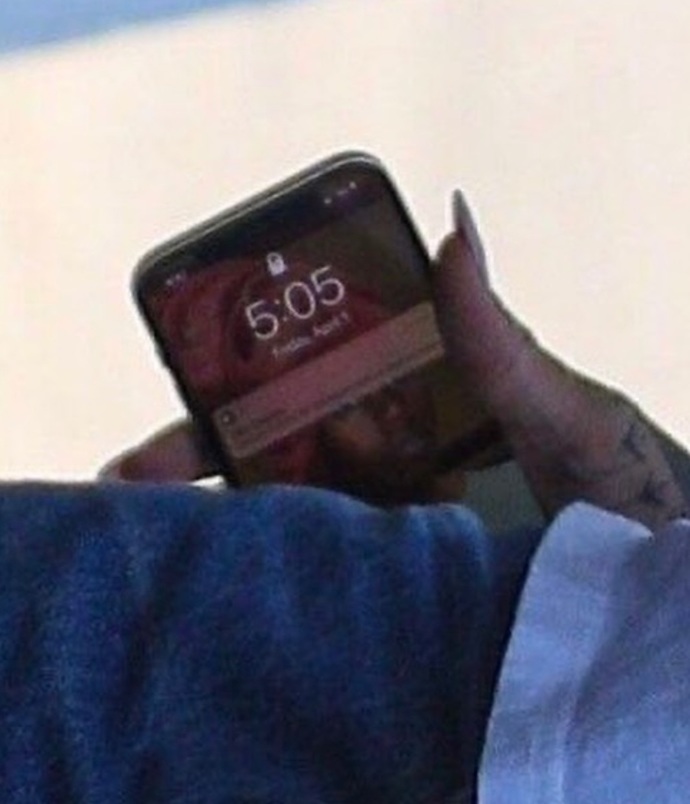 Rihanna, duvar kağıdını Nicki Minaj yapmış! Yakın arkadaşınızın fotoğrafını duvar kağıdı yapar mıydınız?