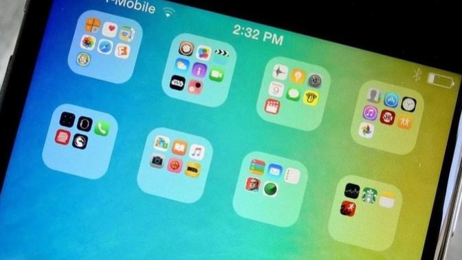 Telefon ana sayfan dağınık mı yoksa klasörlerle düzenli mi?